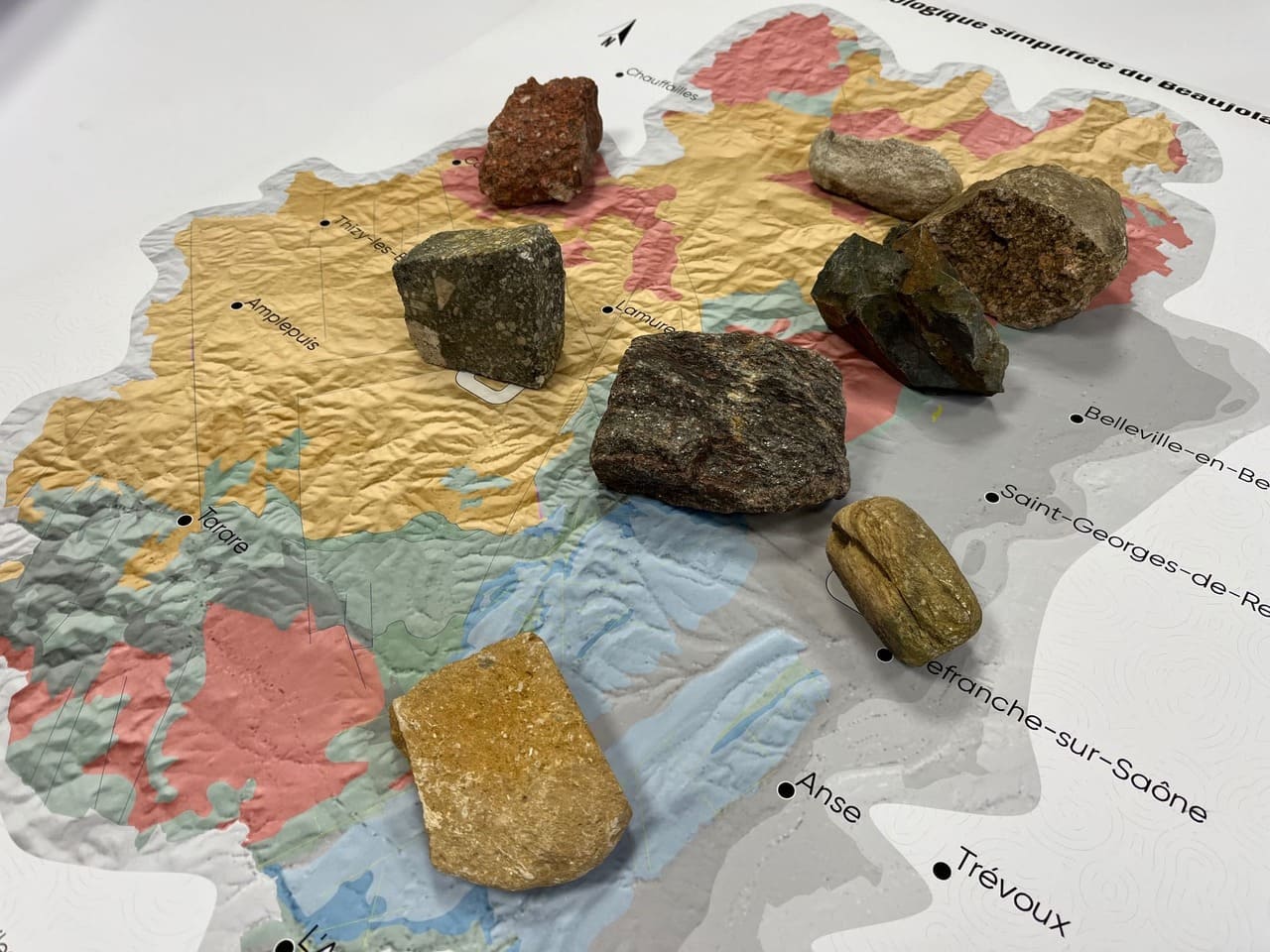 En savoir plus sur Atelier “Les roches du Beaujolais : 500 millions d’années d’histoire”